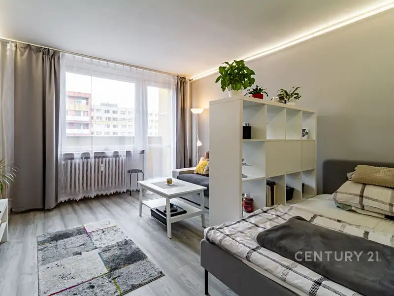 Pronájem bytu 1+kk 32 m², Kladno – náhled fotky 1