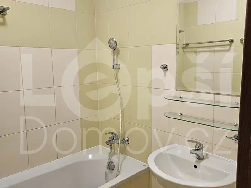 Pronájem bytu 3+1 78 m², Jeseník – náhled fotky 3