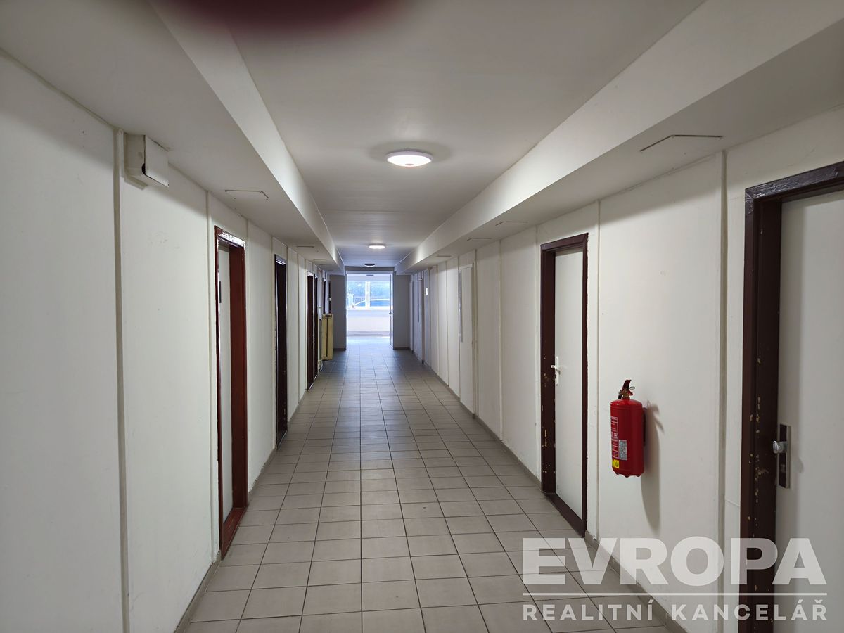 Pronájem kanceláře 44 m² – fotografie 4