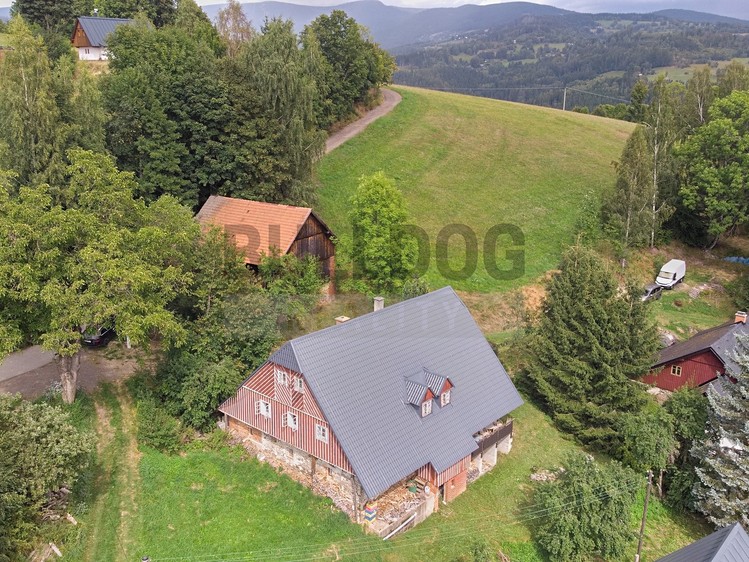 Haus zum Kauf, 368 m² (2 von 25)