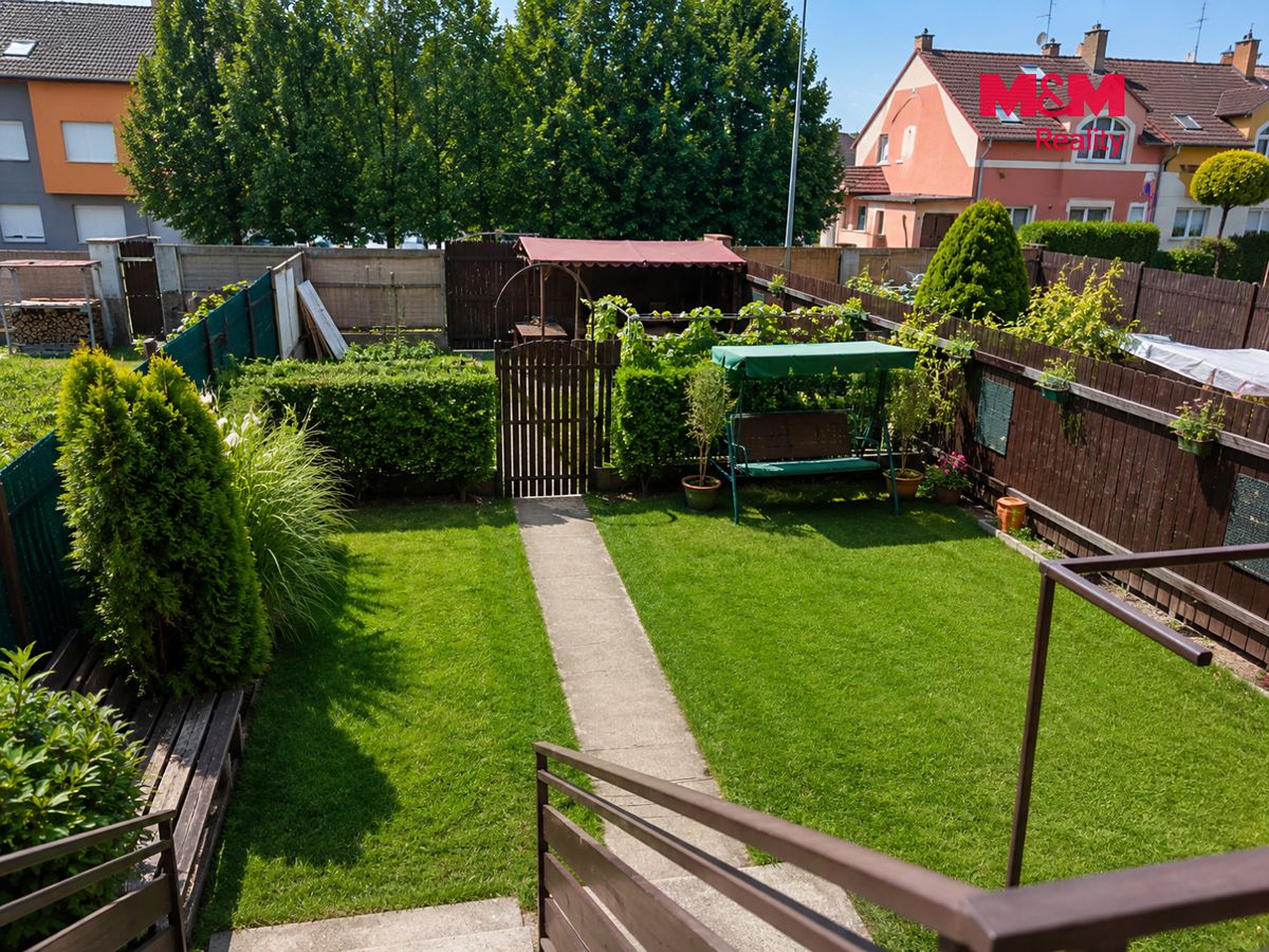 Prodej rodinného domu 122 m², pozemek 244 m² – fotografie 2