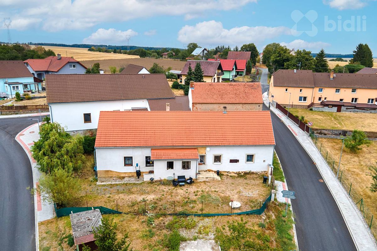 Prodej rodinného domu 147 m², pozemek 418 m² – fotografie 2
