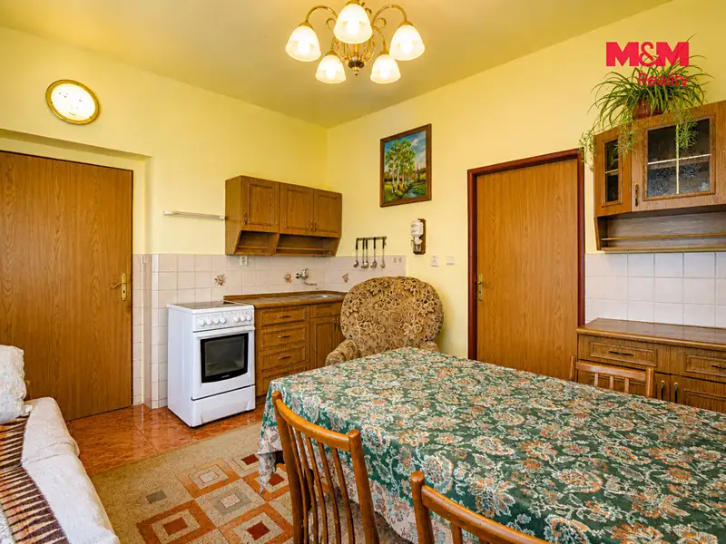 Prodej rodinného domu 98 m², pozemek 1561 m², Sezemice – náhled fotky 2