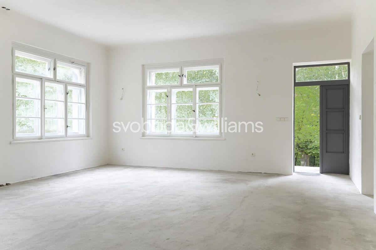 Prodej rodinného domu 379 m², pozemek 2856 m² – fotografie 2