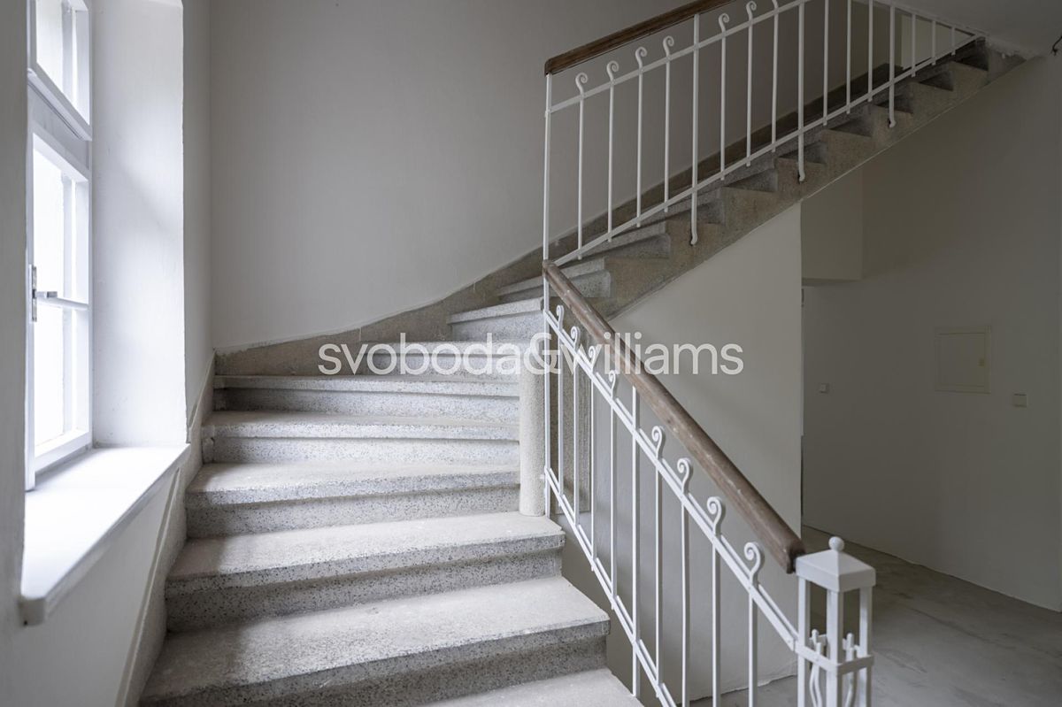 Prodej rodinného domu 379 m², pozemek 2856 m² – fotografie 5