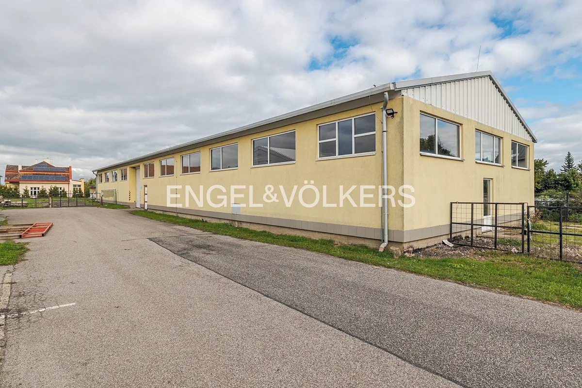 Pronájem skladového prostoru 559 m²