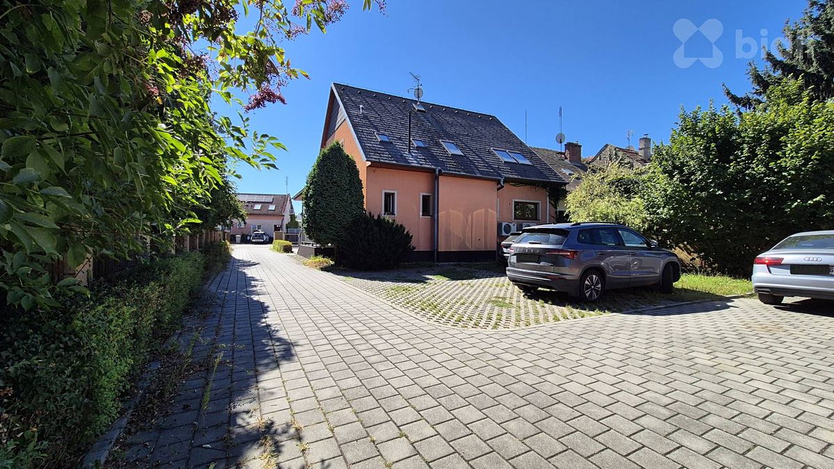 Prodej rodinného domu 370 m², pozemek 1383 m² – fotografie 5
