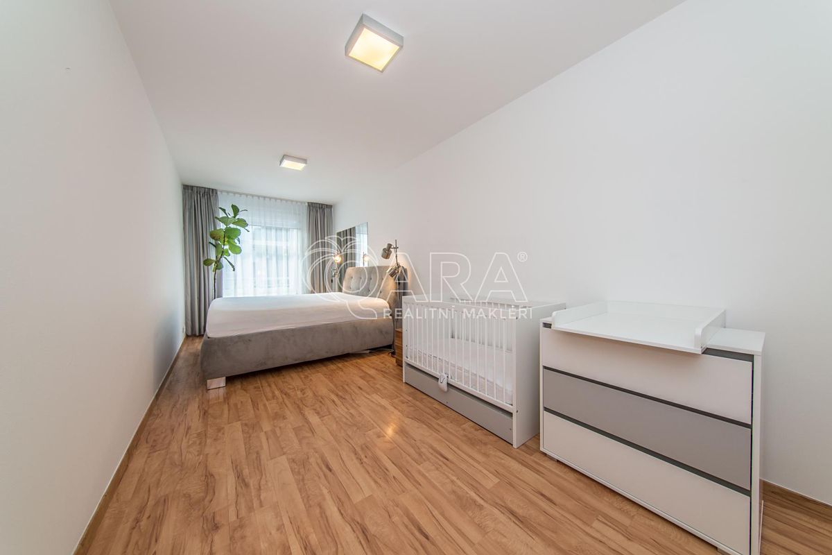 Pronájem bytu 3+kk 74 m² – fotografie 3