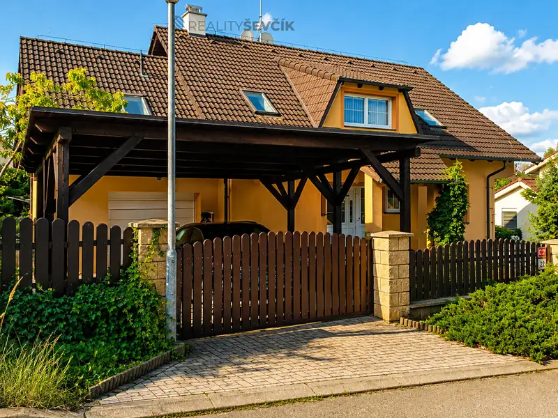 Prodej rodinného domu 241 m², pozemek 778 m², České Budějovice – náhled fotky 3