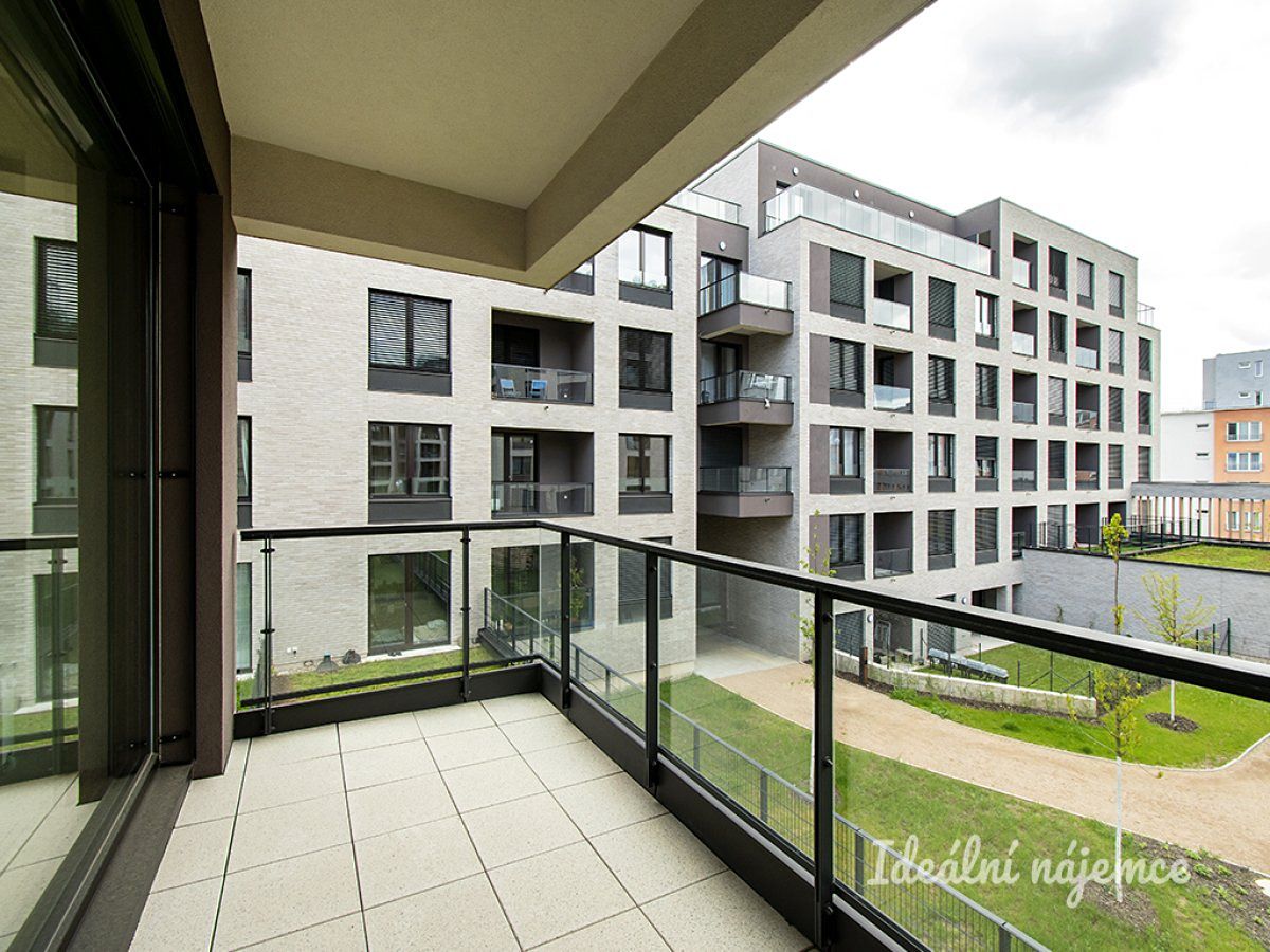 Pronájem bytu 4+kk 101 m² – fotografie 2