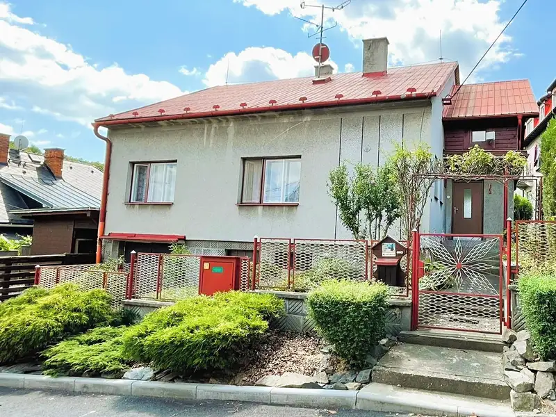 Prodej rodinného domu 234 m², pozemek 574 m², Fulnek – náhled fotky 2