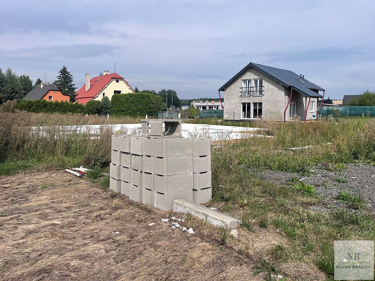 Prodej stavebního pozemku 910 m² – fotografie 4