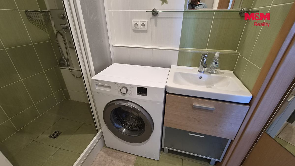Pronájem bytu 1+1 27 m² – fotografie 3