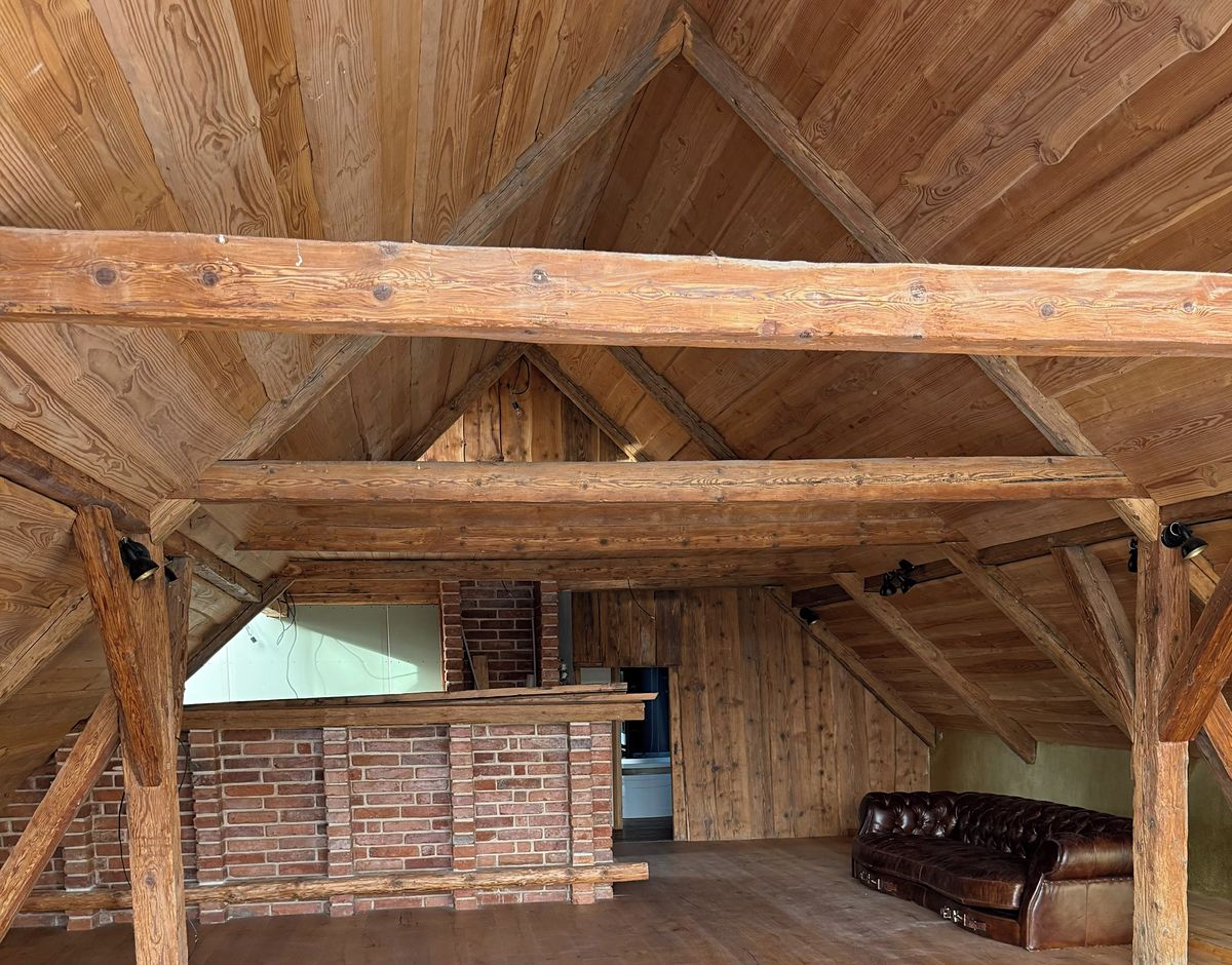 Prodej rodinného domu 278 m², pozemek 2732 m²