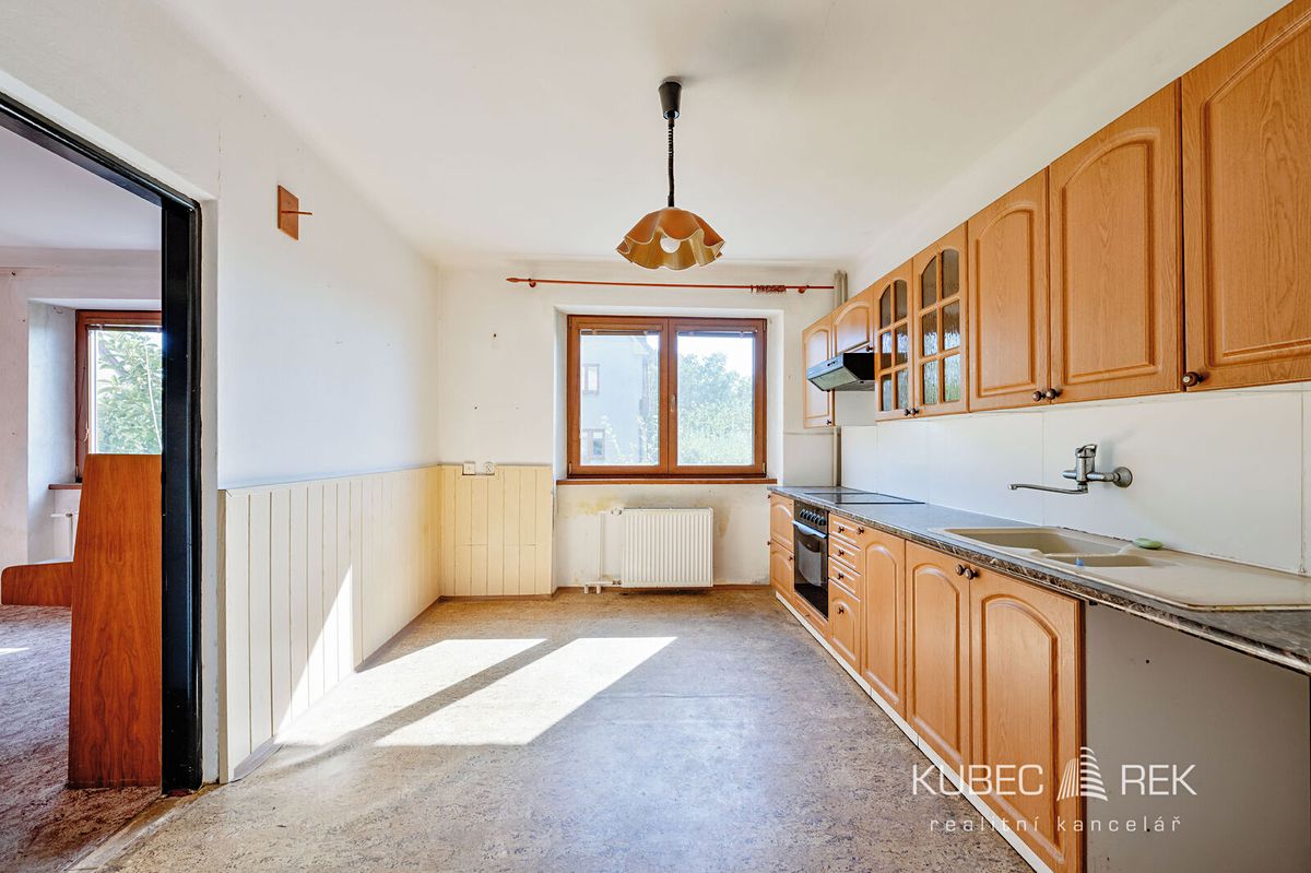 Prodej rodinného domu 210 m², pozemek 756 m² – fotografie 4