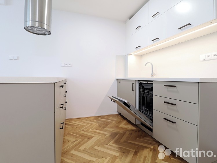 Prodej bytu 2+kk, 49 m² (2 z 19)