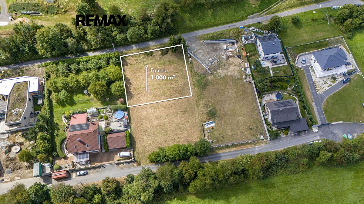 Prodej stavebního pozemku 1000 m²