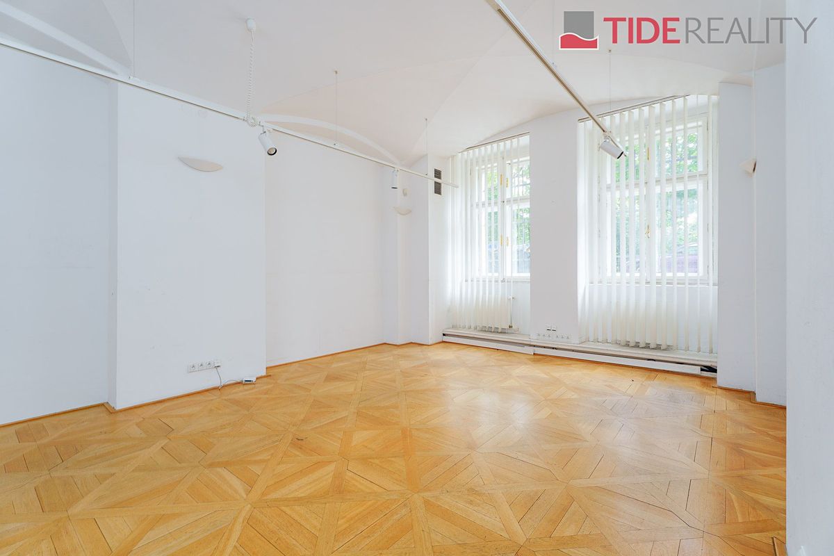 Prodej kanceláře 196 m² – fotografie 5
