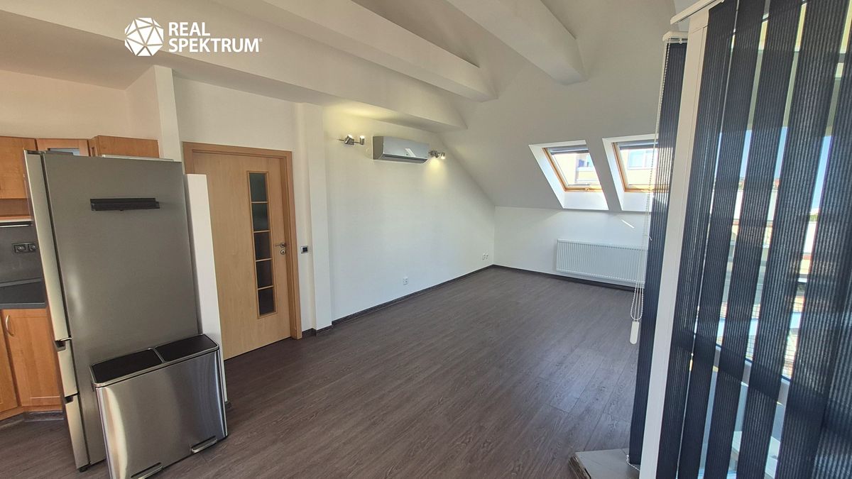 Pronájem bytu 2+kk 74 m²