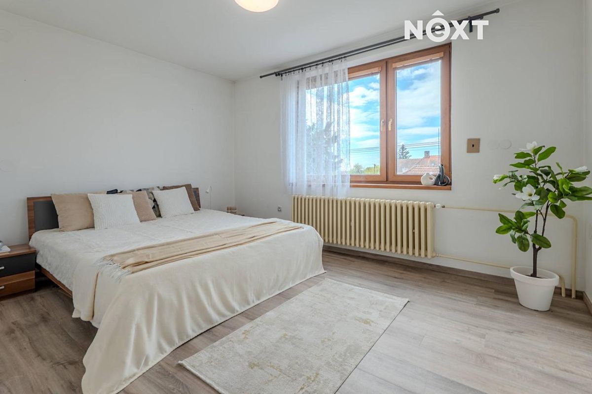 Prodej rodinného domu 188 m², pozemek 737 m² – fotografie 3