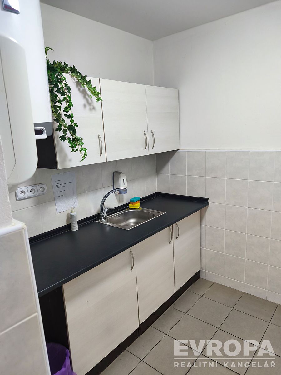 Pronájem kanceláře 44 m² – fotografie 5