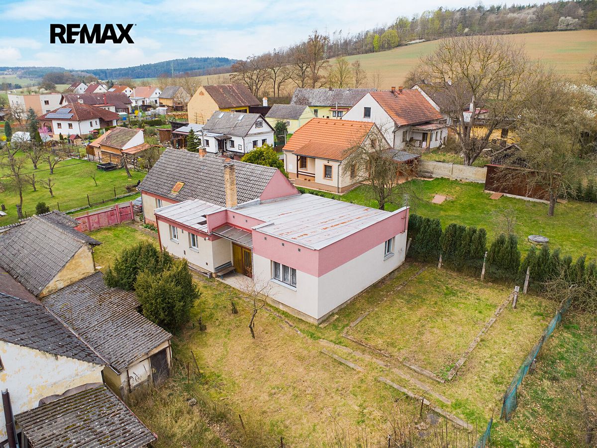 Prodej rodinného domu 146 m², pozemek 976 m² – fotografie 2