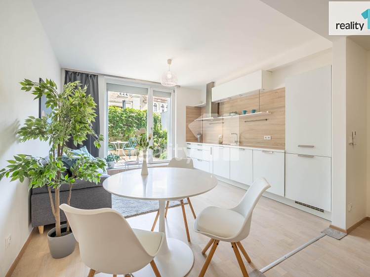 Квартира 2+kk на продаж, 56 м² (1 з 35)