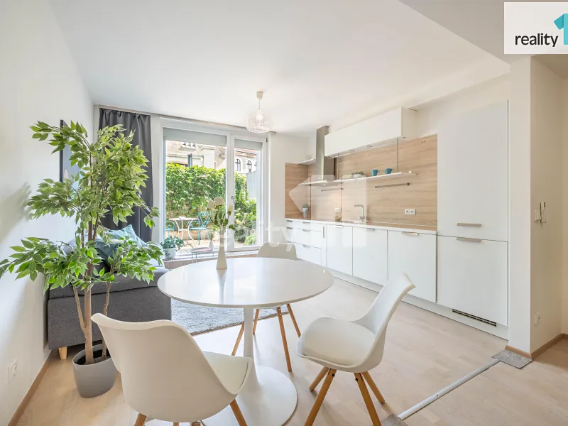 2+kk o rozloze 56 m2, plus terasa a  zahrada, P5 Smíchov