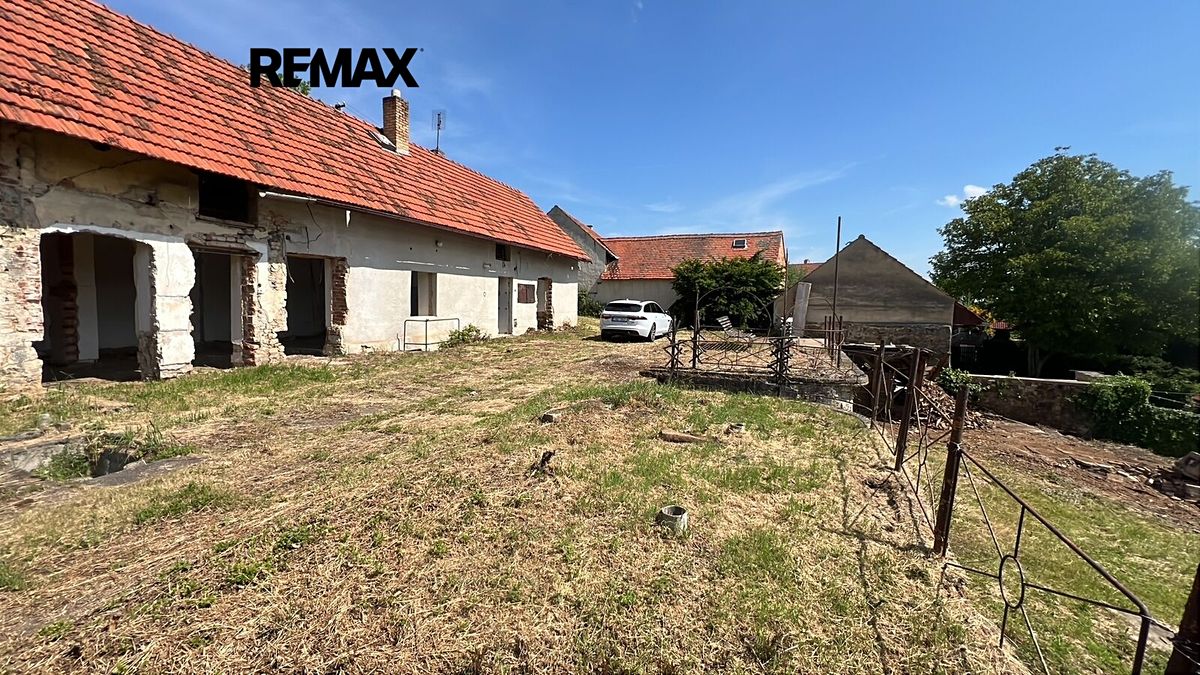 Prodej rodinného domu 220 m², pozemek 2517 m² – fotografie 3