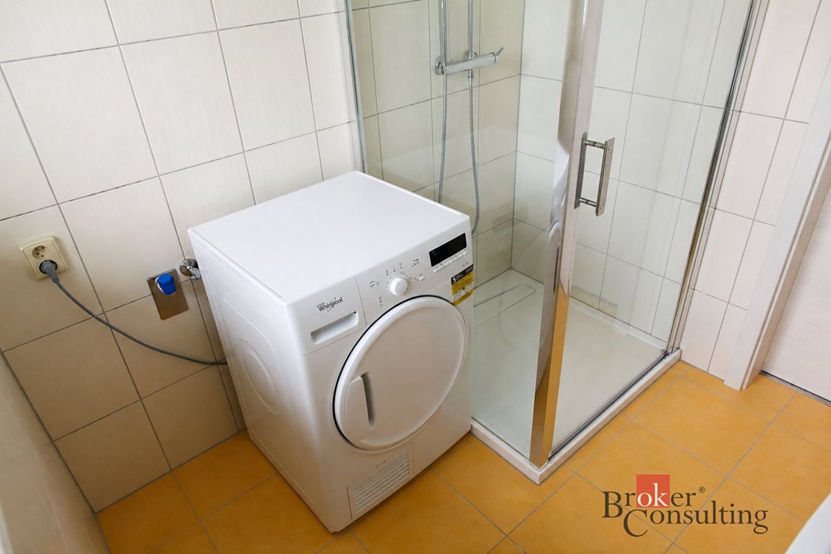 Pronájem bytu 1+kk 37 m² – fotografie 4