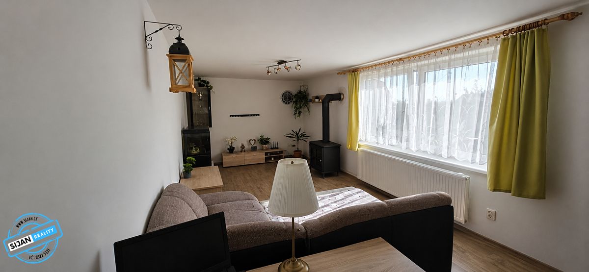Prodej rodinného domu 120 m², pozemek 702 m² – fotografie 2