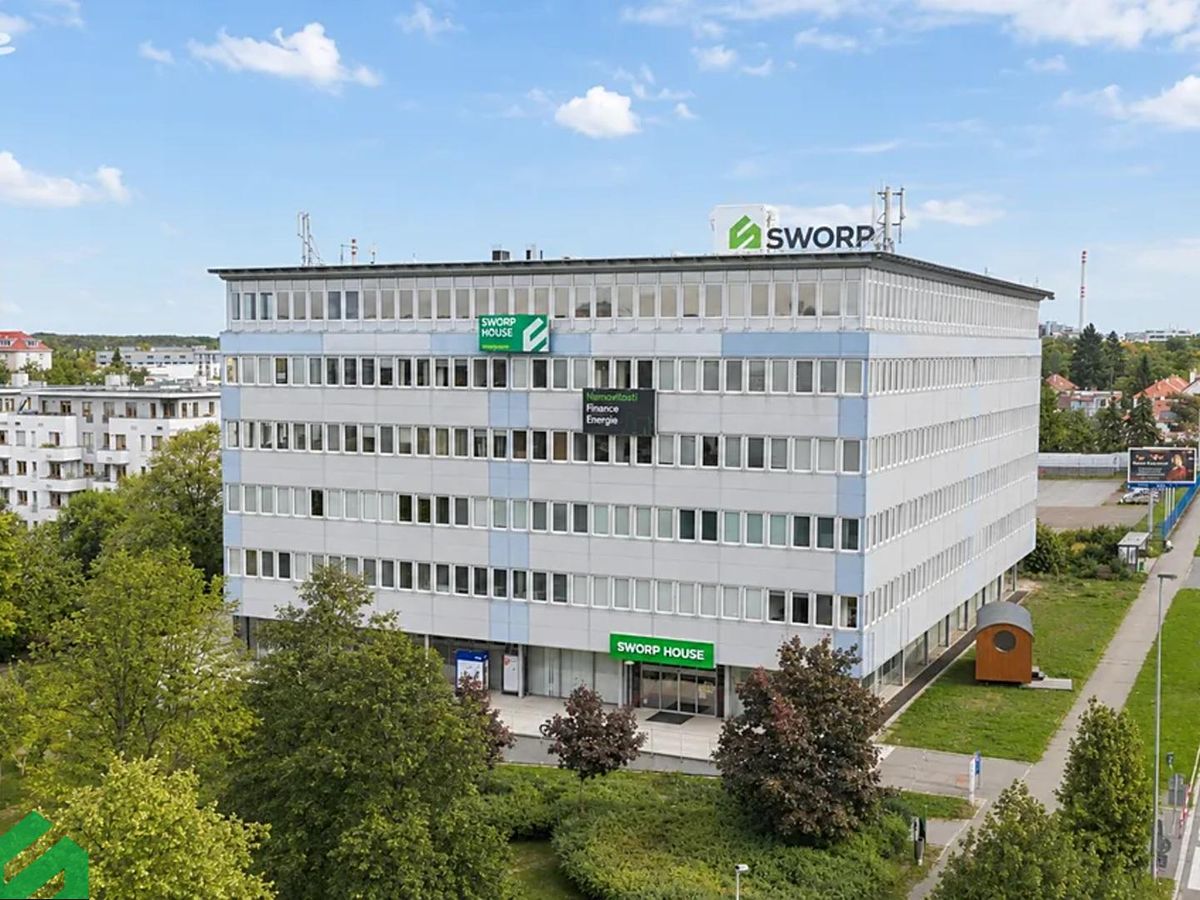 Pronájem obchodního prostoru 77 m²