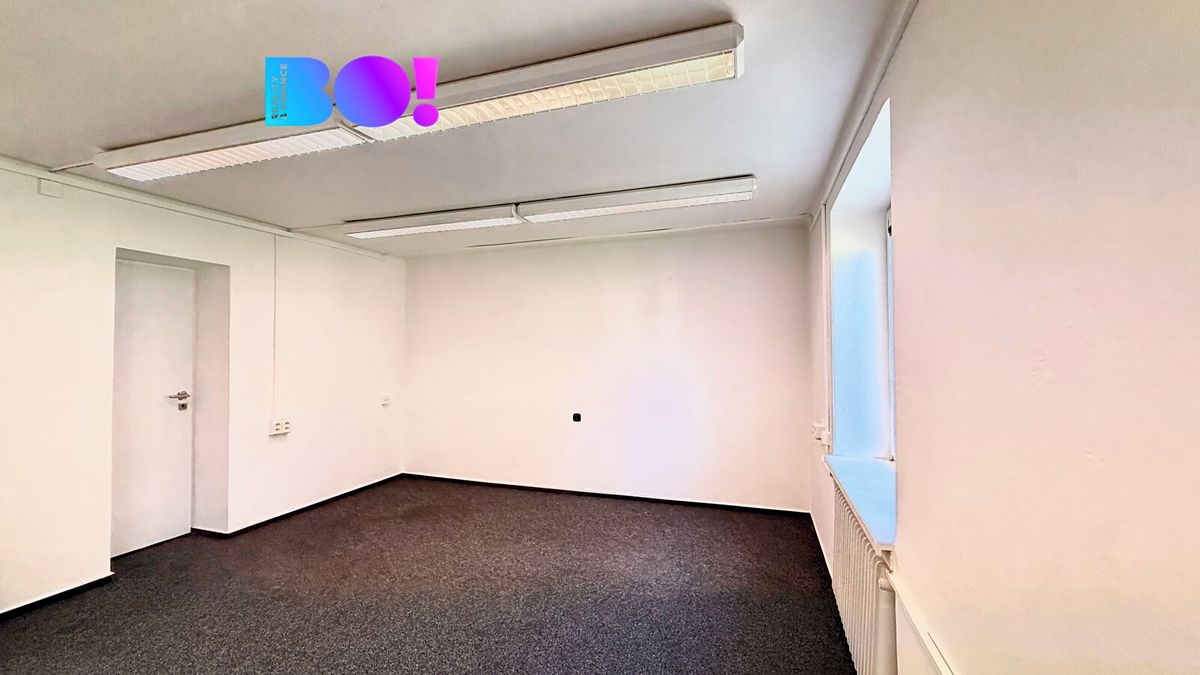 Pronájem kanceláře 30 m² – fotografie 3