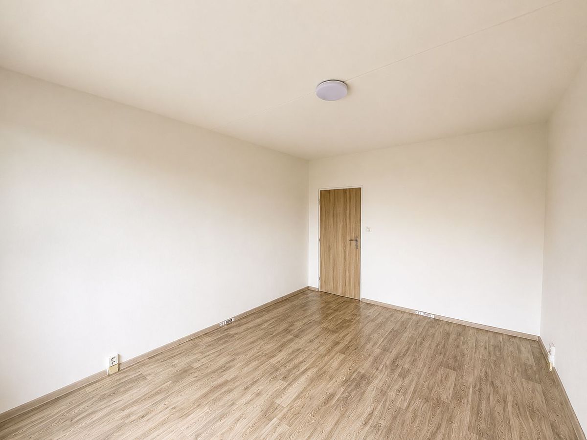 Pronájem bytu 2+1 60 m² – fotografie 3