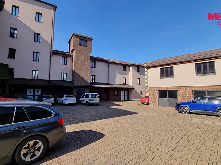 Комерційне приміщення в оренду, 230 м² (7 з 19)
