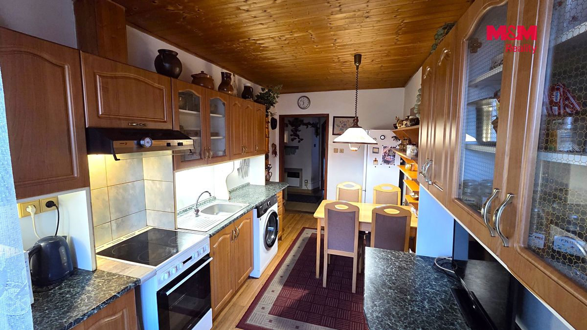 Prodej rodinného domu 140 m², pozemek 2540 m² – fotografie 5