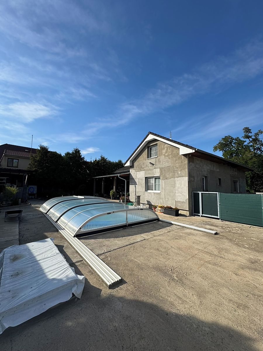 Prodej rodinného domu 226 m², pozemek 986 m² – fotografie 2