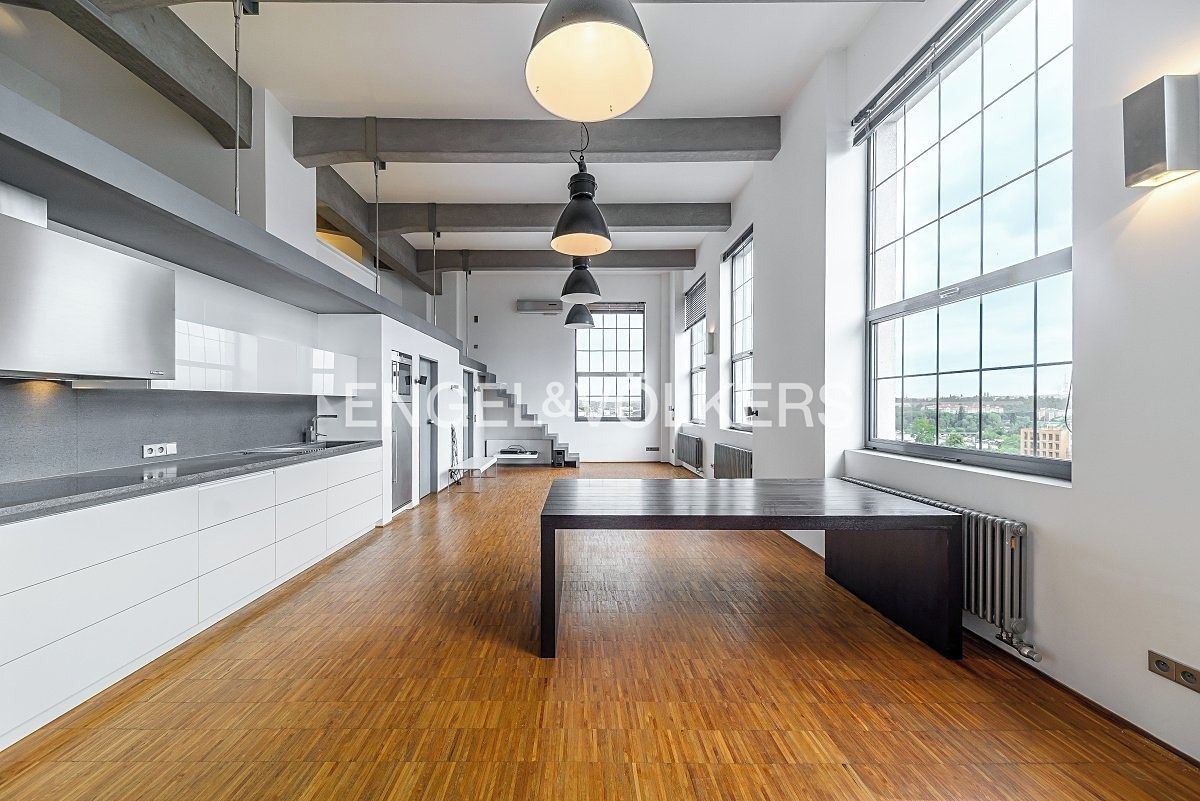 Pronájem bytu atypický 98 m² – fotografie 2