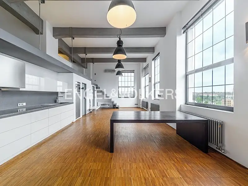 Pronájem bytu atypický 98 m², Praha – náhled fotky 2
