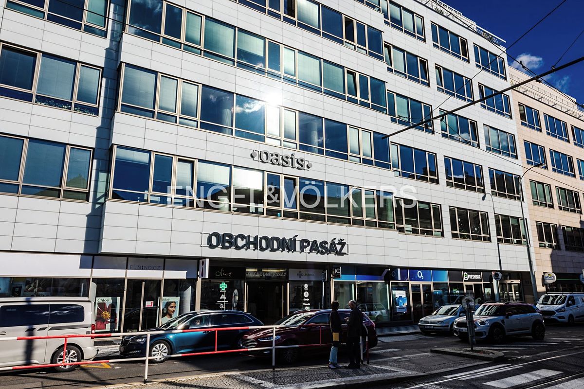 Pronájem kanceláře 311 m², Praha – fotka 1 z 3