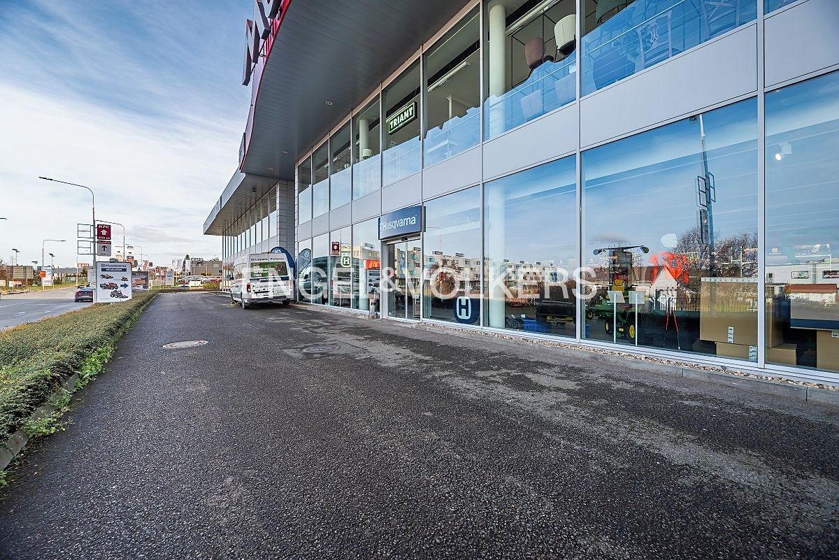Pronájem obchodního prostoru 171 m² – fotografie 2