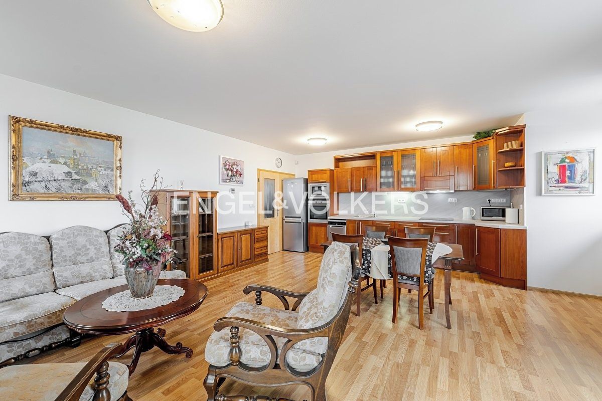 Pronájem bytu 3+kk 110 m² – fotografie 2