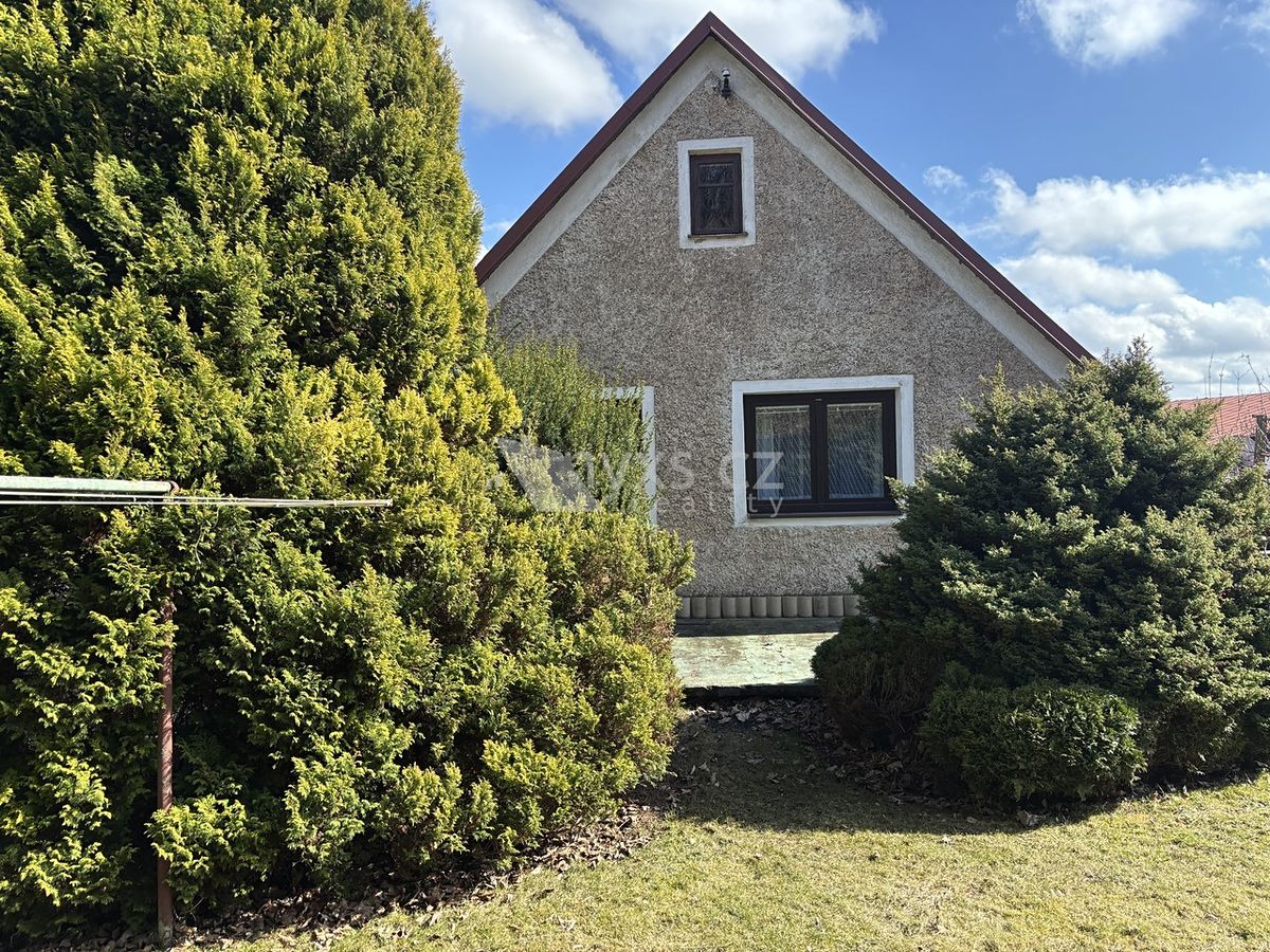 Prodej rodinného domu 162 m², pozemek 1077 m² – fotografie 3