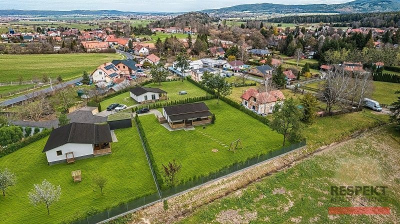 Prodej stavebního pozemku 1517 m², Běštín – fotka 1 z 3