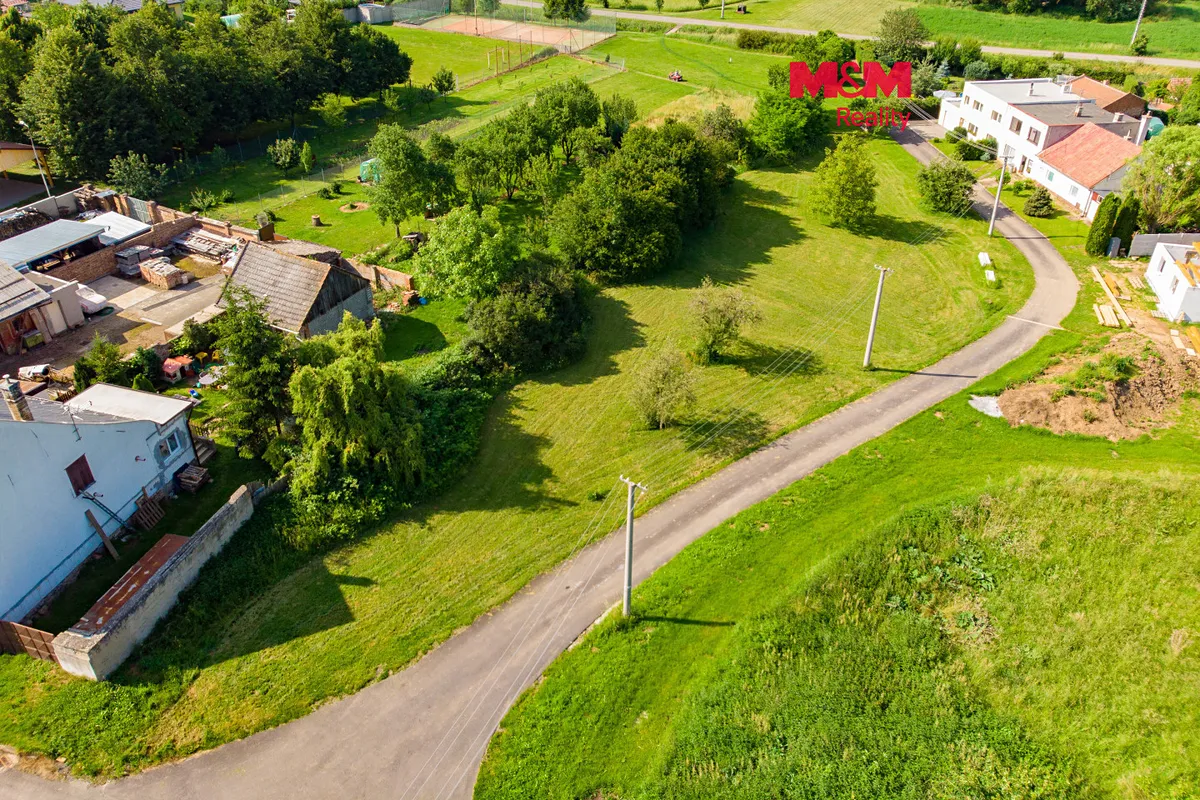 Prodej stavebního pozemku 1021 m²
