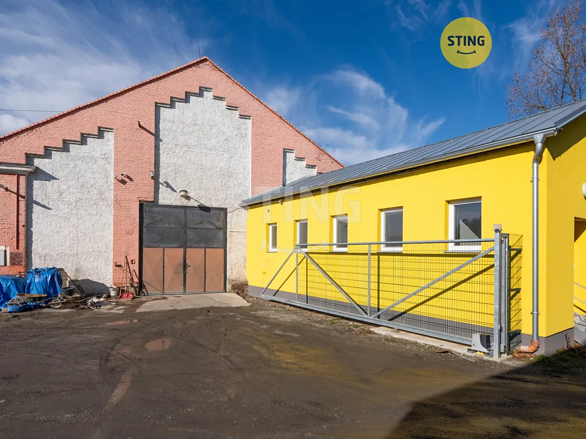 Prodej komerční nemovitosti 1100 m²