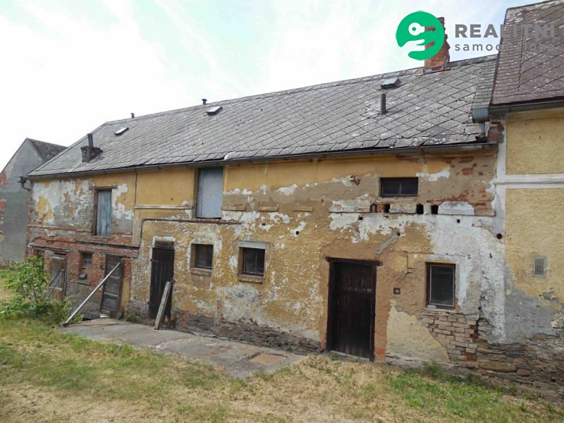 Prodej rodinného domu 270 m², pozemek 1300 m² – fotografie 3