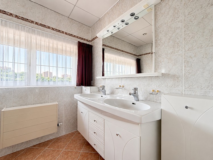 Prodej domu, 423 m² (33 z 40)