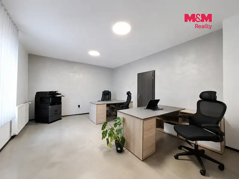 Pronájem kanceláře 200 m², Kadaň – náhled fotky 2