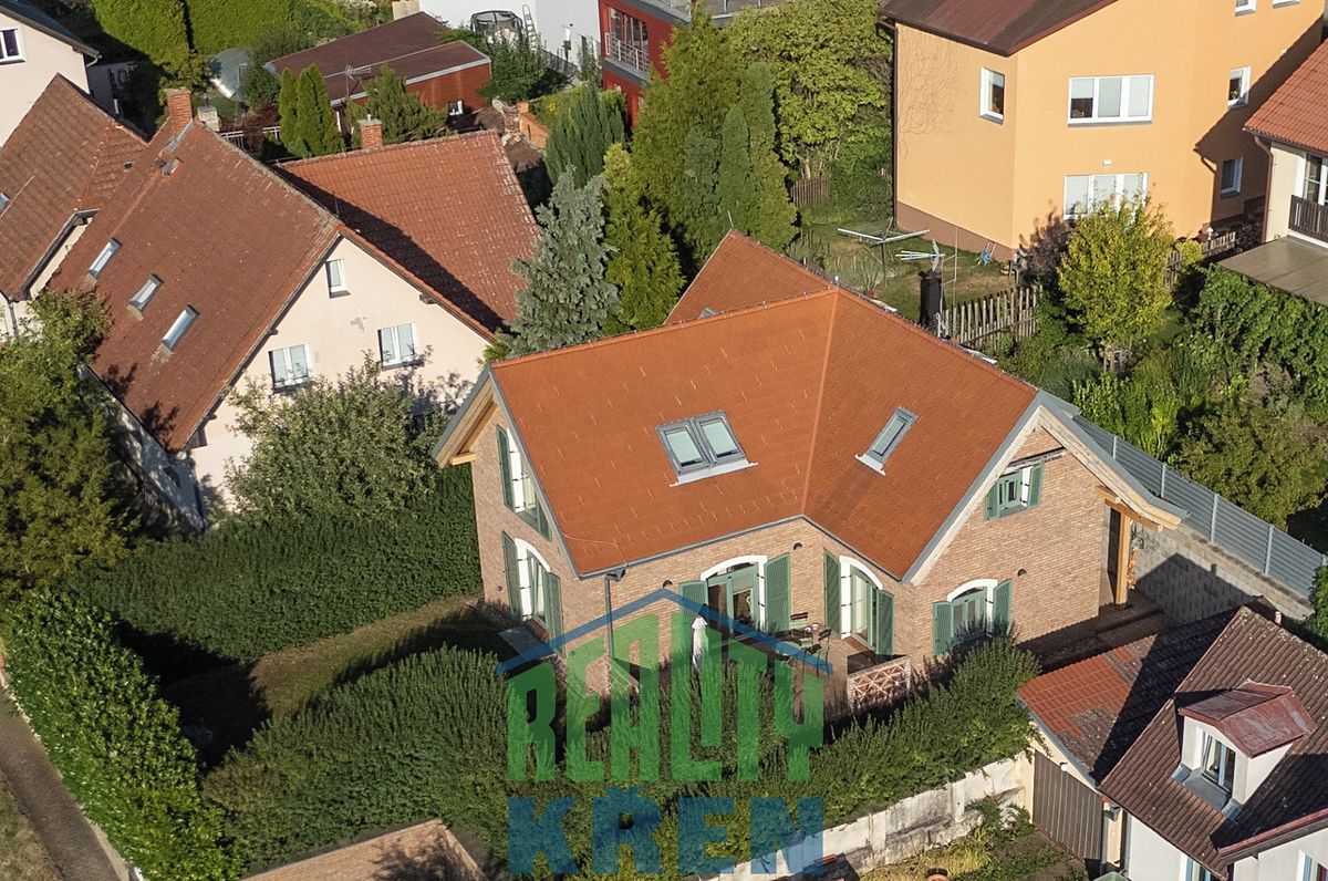 Prodej rodinného domu 212 m², pozemek 383 m² – fotografie 5